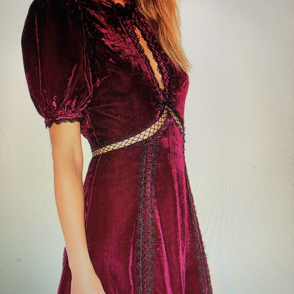 Beautiful Brand New Tularosa Riley Dress - Picture 2 of 3